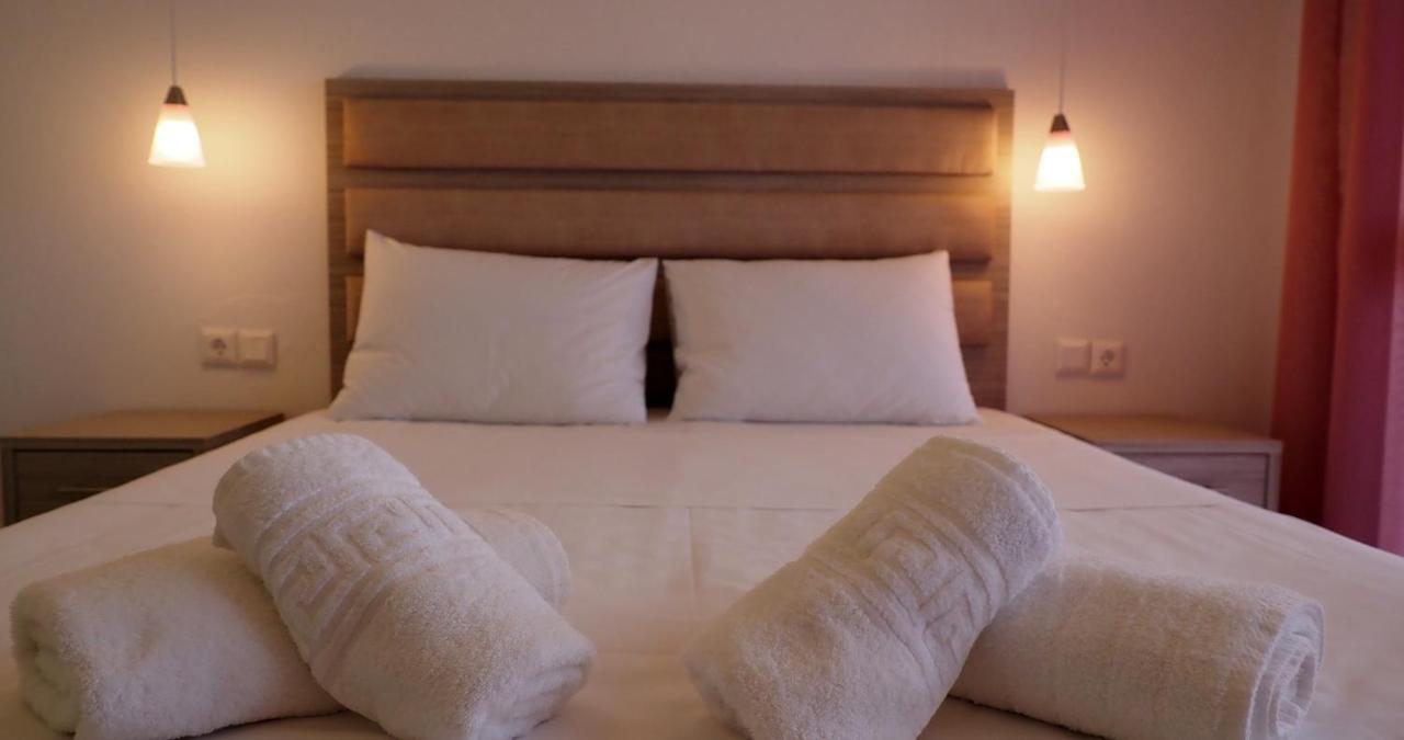 Valiant Sea Aparthotel กริโอปียี ภายนอก รูปภาพ
