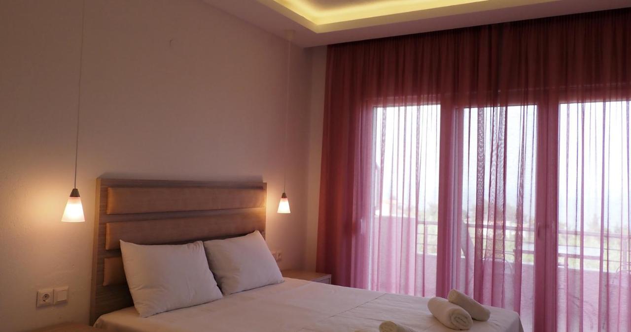 Valiant Sea Aparthotel กริโอปียี ภายนอก รูปภาพ