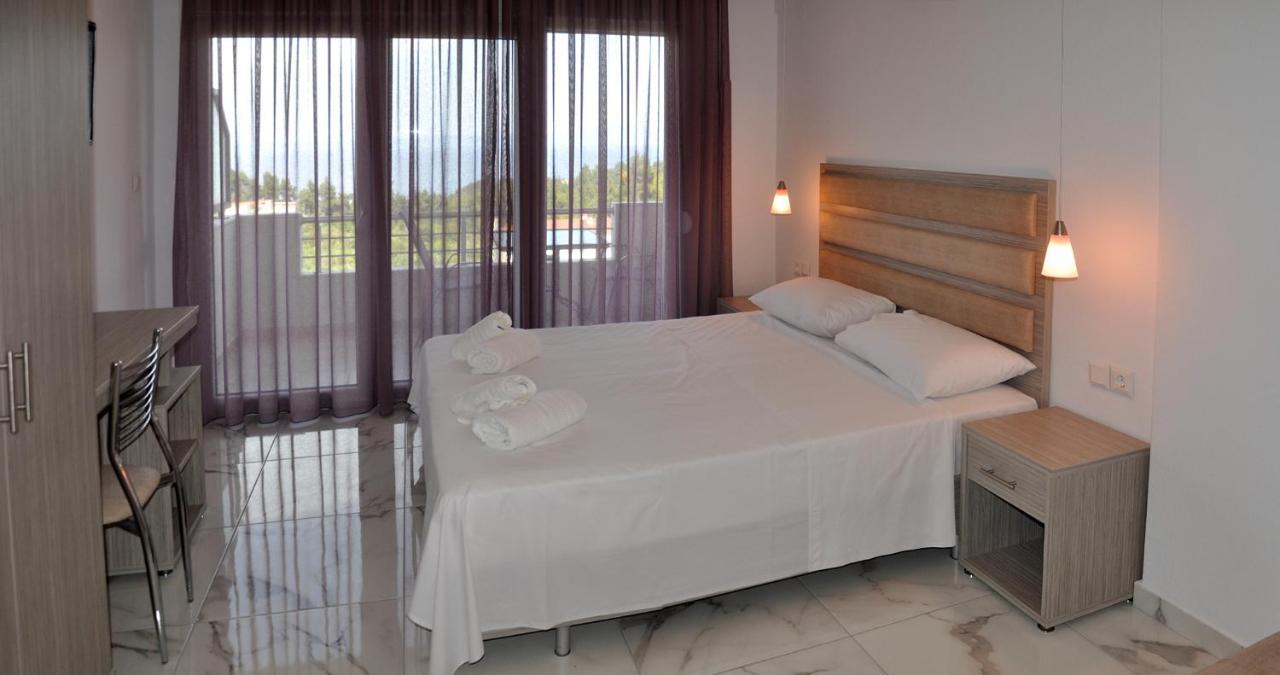Valiant Sea Aparthotel กริโอปียี ภายนอก รูปภาพ