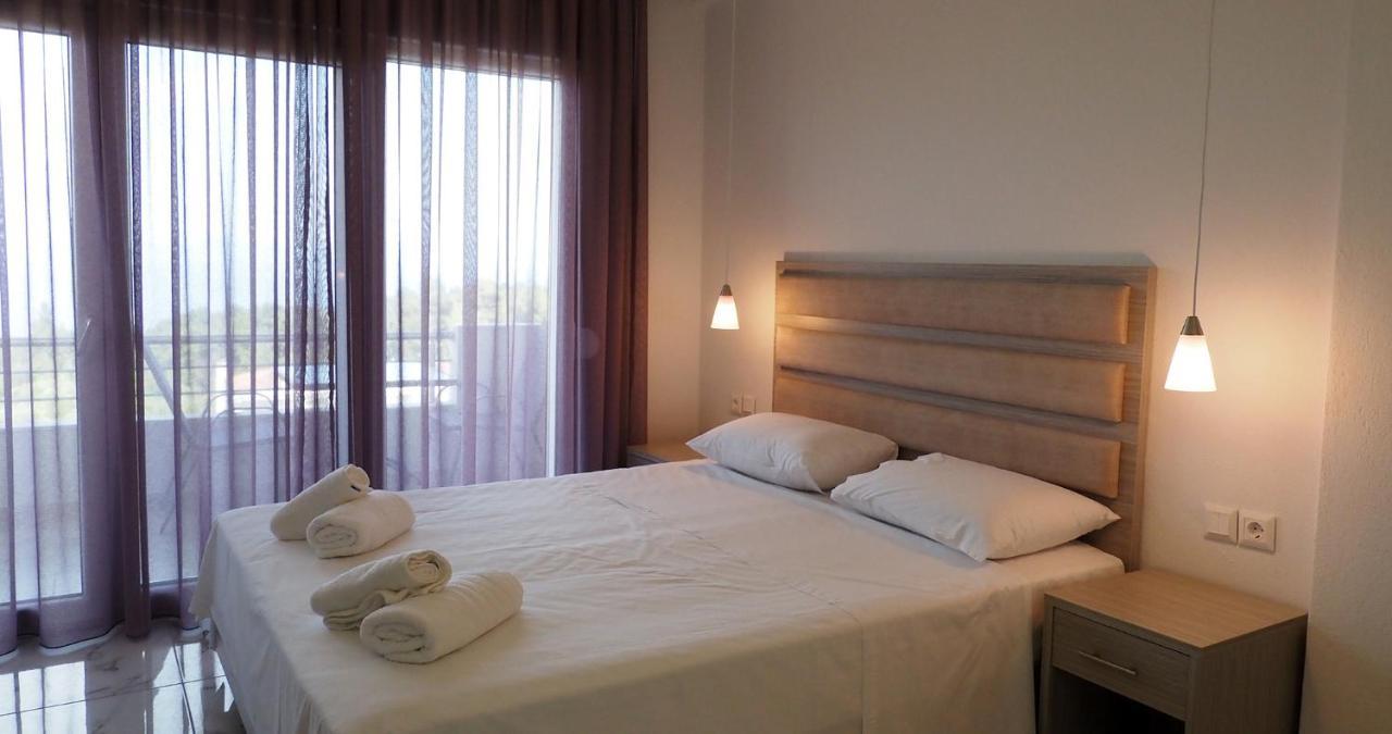 Valiant Sea Aparthotel กริโอปียี ภายนอก รูปภาพ