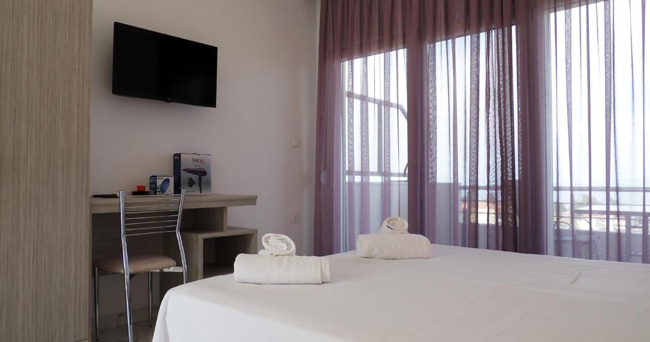 Valiant Sea Aparthotel กริโอปียี ภายนอก รูปภาพ