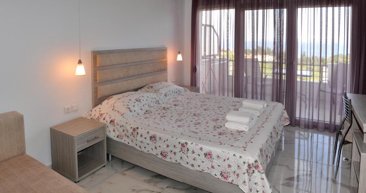 Valiant Sea Aparthotel กริโอปียี ภายนอก รูปภาพ