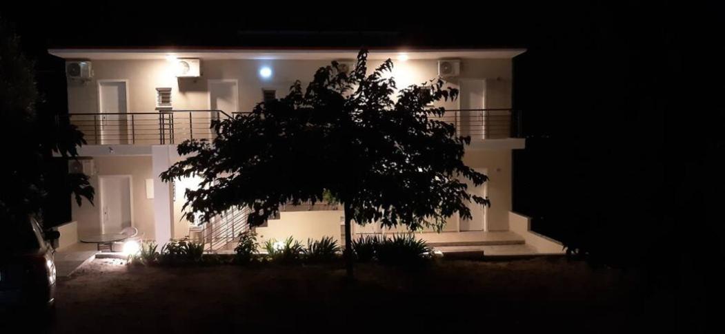 Valiant Sea Aparthotel กริโอปียี ภายนอก รูปภาพ
